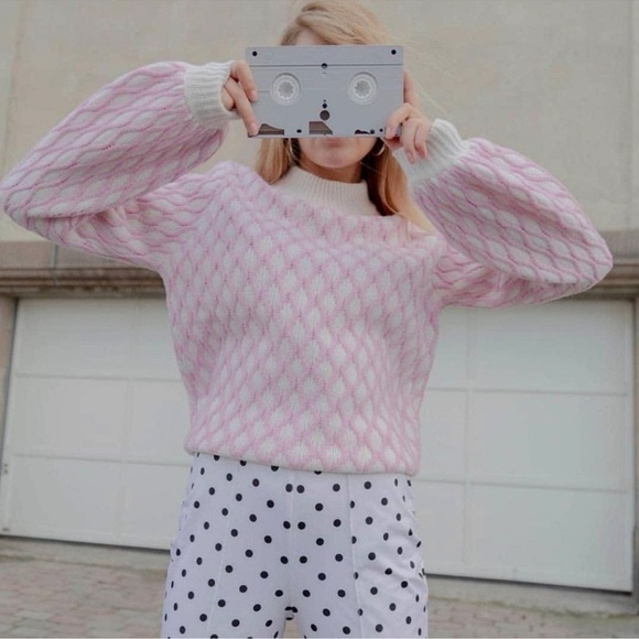 STINE GOYA sweater in Pink and white size medium - Picture 3 of 16